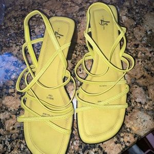 Life Strides woman’s  sandles